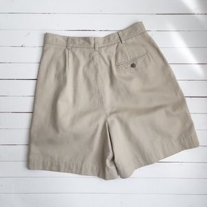 high waisted shorts | 80s 90s vintage Liz Claiborne tan light beige cotton khaki